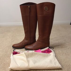 Tory Burch Tan Leather boots with Gold Logo